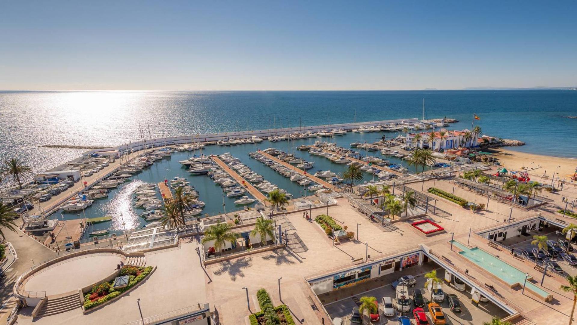 Seafront In Marbella With Pool And Garage Leilighet Eksteriør bilde